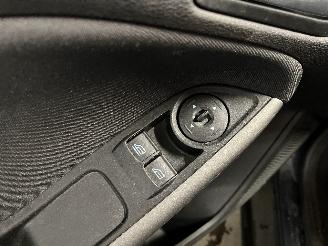 Ford Focus Focus 3 Wagon Combi 1.0 Ti-VCT EcoBoost 12V 100 (M2DC) [74kW]  (02-201=
2/05-2018) picture 13