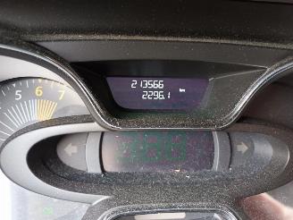 Renault Captur Captur (2R) SUV 0.9 Energy TCE 12V (H4B-408(H4B-B4)) [66kW]  (06-2013/=
=2E..) picture 2