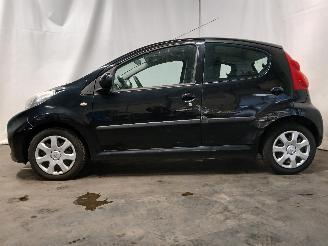Peugeot 107 107 Hatchback 1.0 12V (384F(1KR)) [50kW]  (06-2005/05-2014) picture 4