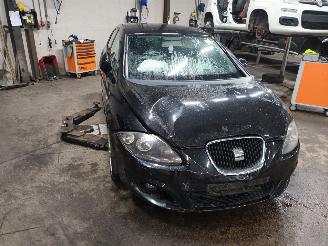 Seat Leon Leon (1P1) Hatchback 5-drs 1.2 TSI (CBZB) [77kW]  (02-2010/12-2012) picture 2