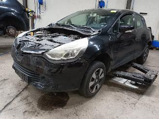 Auto da rottamare Renault Clio Clio IV (5R) Hatchback 5-drs 0.9 Energy TCE 90 12V (H4B-400(H4B-A4)) [=
66kW]  (11-2012/08-2021) 2013/11