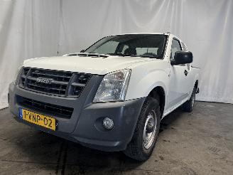 Avarii autoturisme Isuzu D-Max D-Max Pick-up 2.5 D (4JK1-TC) [100kW]  (10-2006/05-2012) 2011/5