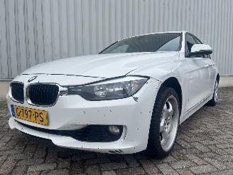 krockskadad bil auto BMW 3-serie 3 serie (F30) Sedan 320i 2.0 16V (N20-B20A) [180kW]  (11-2011/10-2018)= 2014/2