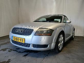 Schadeauto Audi TT TT Roadster (8N9) Cabrio 1.8 20V Turbo (AWP) [132kW]  (10-1999/02-2007=
) 2000/1