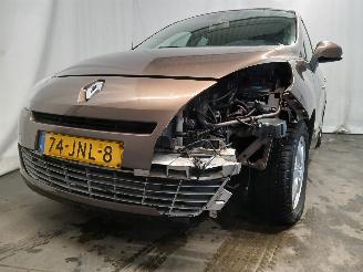 krockskadad bil auto Renault Scenic Grand Scénic III (JZ) MPV 1.4 16V TCe 130 (H4J-700(H4J-A7)) [96kW]  =
(02-2009/12-2016) 2009/7