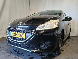 krockskadad bil auto Peugeot 208 208 I (CA/CC/CK/CL) Hatchback 1.2 Vti 12V PureTech 82 (EB2F(HMZ)) [60k=
W]  (03-2012/12-2019) 2013/3