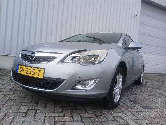 Schadeauto Opel Astra Astra J (PC6/PD6/PE6/PF6) Hatchback 5-drs 1.4 Turbo 16V (A14NET(Euro 5=
)) [103kW]  (12-2009/10-2015) 2010/6