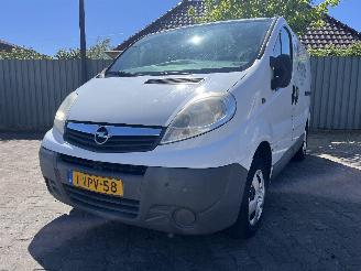 damaged passenger cars Opel Vivaro Vivaro Van 2.0 CDTI (M9R-788) [84kW]  (08-2006/07-2014) 2011/8