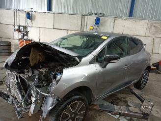 Démontage voiture Renault Clio Clio IV (5R) Hatchback 5-drs 0.9 Energy TCE 90 12V (H4B-400(H4B-A4)) [=
66kW]  (11-2012/08-2021) 2013/9
