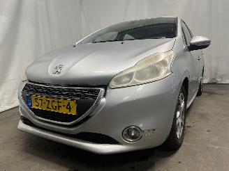 Avarii autoturisme Peugeot 208 208 I (CA/CC/CK/CL) Hatchback 1.2 Vti 12V PureTech 82 (EB2F(HMZ)) [60k=
W]  (03-2012/12-2019) 2012/11