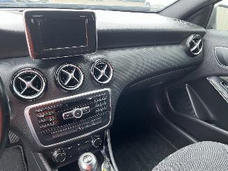 Mercedes A-klasse A (W176) Hatchback 1.6 A-180 16V (M270.910) [90kW]  (09-2012/05-2018) picture 25