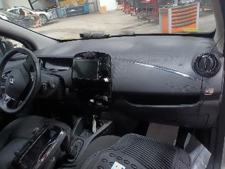 Renault Zoé Zoé (AG) Hatchback 5-drs R90 (5AQ-601) [68kW]  (09-2016/03-2024) picture 5