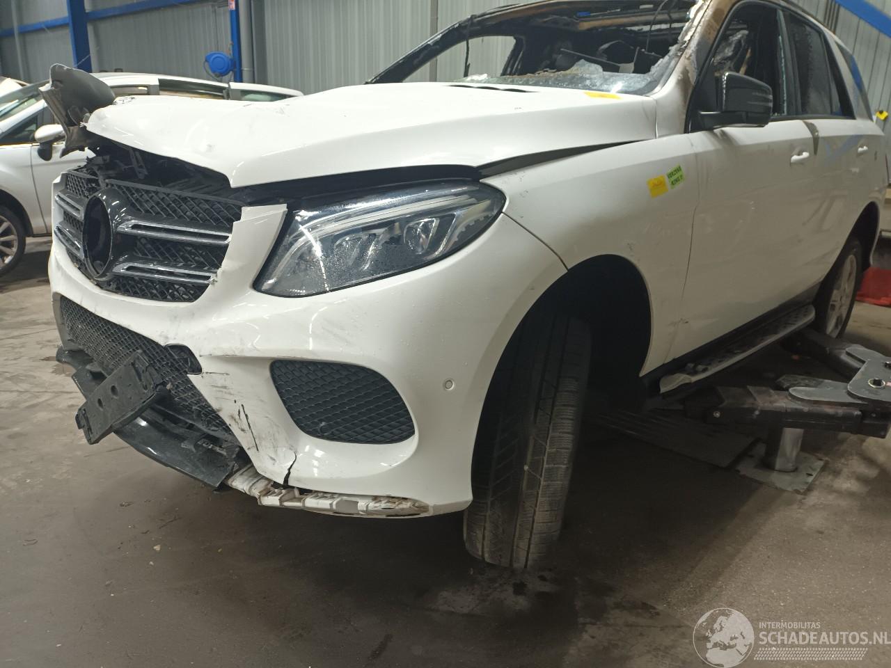 Mercedes GLE GLE (W166) SUV 350d 3.0 V6 24V BlueTEC 4-Matic (OM642.826) [190kW]  (0=
4-2015/10-2018)