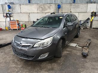 Uttjänta bilar auto Opel Astra Astra J Sports Tourer (PD8/PE8/PF8) Combi 1.4 Turbo 16V (A14NET(Euro 5=
)) [88kW]  (10-2010/04-2016) 2011/3
