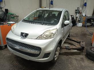 disassembly passenger cars Peugeot 107 107 Hatchback 1.0 12V (384F(1KR)) [50kW]  (06-2005/05-2014) 2011/1
