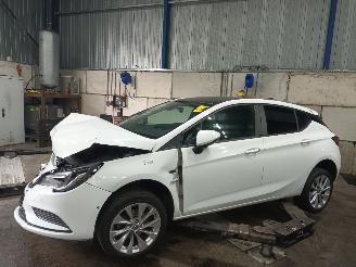 Démontage voiture Opel Astra Astra K Hatchback 5-drs 1.0 Turbo 12V (B10XFL(Euro 6)) [77kW]  (06-201=
5/12-2022) 2015/10