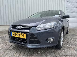 krockskadad bil auto Ford Focus Focus 3 Wagon Combi 1.6 Ti-VCT 16V 105 (IQDB(Euro 5)) [77kW]  (07-2010=
/05-2018) 2011/6