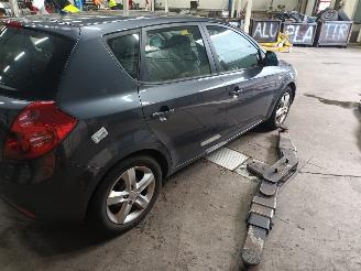 Kia Cee d Cee'd Sporty Wagon (EDF) Combi 1.6 CVVT 16V (G4FC) [93kW]  (09-2007/12=
-2012) picture 3