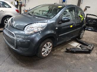 Vrakbiler auto Citroën C1 C1 Hatchback 1.0 12V (1KR-FE(CFB)) [50kW]  (06-2005/09-2014) 2010/5