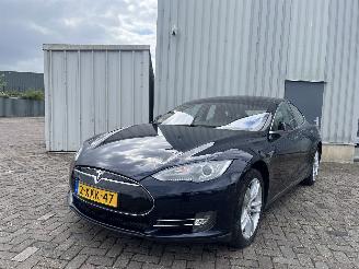Auto incidentate Tesla Model S Model S Liftback 85 (L1S) [270kW]  (09-2012/02-2016) 2014/9