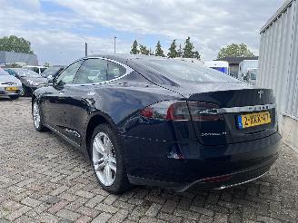 Tesla Model S Model S Liftback 85 (L1S) [270kW]  (09-2012/02-2016) picture 4
