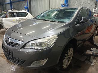 Vrakbiler auto Opel Astra Astra J (PC6/PD6/PE6/PF6) Hatchback 5-drs 1.6 16V (A16XER(Euro 5)) [85=
kW]  (12-2009/10-2015) 2010/1