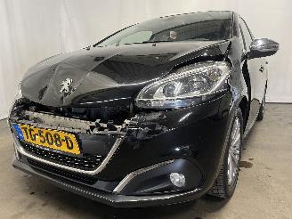 damaged passenger cars Peugeot 208 208 I (CA/CC/CK/CL) Hatchback 1.2 Vti 12V PureTech 82 (EB2F(HMZ)) [60k=
W]  (03-2012/12-2019) 2018/7