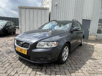 Schadeauto Volvo V-50 V50 (MW) Combi 1.6 D 16V (D4164T) [81kW]  (01-2005/12-2011) 2009/12