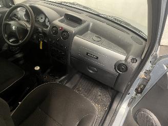 Peugeot Partner Partner Combispace MPV 1.6 16V (TU5JP4(NFU)) [80kW]  (07-2001/03-2008)= picture 8