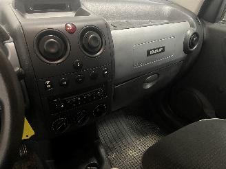 Peugeot Partner Partner Combispace MPV 1.6 16V (TU5JP4(NFU)) [80kW]  (07-2001/03-2008)= picture 18