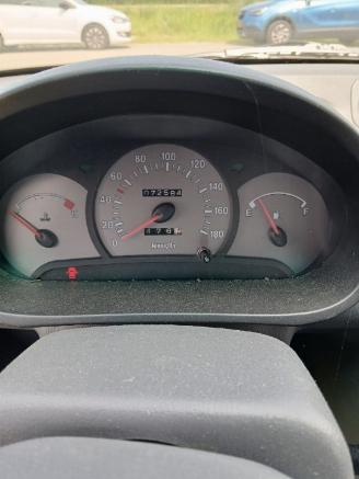 Hyundai Atos Atos Hatchback 1.1 12V (G4HD) [43kW]  (05-2003/05-2005) picture 2