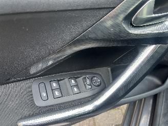 Peugeot 2008 2008 (CU) MPV 1.2 12V e-THP PureTech 110 (EB2DT(HNZ)) [81kW]  (01-2015=
/12-2019) picture 11