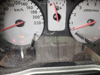 Nissan Note Note (E11) MPV 1.6 16V (HR16DE) [81kW]  (03-2006/06-2012) picture 2