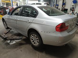 BMW 3-serie 3 serie (E90) Sedan 318i 16V (N46-B20B) [95kW]  (09-2005/08-2007) picture 4