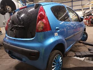 Peugeot 107 107 Hatchback 1.0 12V (384F(1KR)) [50kW]  (06-2005/05-2014) picture 3