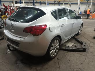 Opel Astra Astra J (PC6/PD6/PE6/PF6) Hatchback 5-drs 1.7 CDTi 16V 110 (A17DTJ) [8=
1kW]  (09-2009/02-2014) picture 3