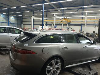 Jaguar XF XF Sportbrake Combi 2.0 D 25d 16V AWD (204DTA(AJ20D4)) [177kW]  (07-20=
17/...) picture 3