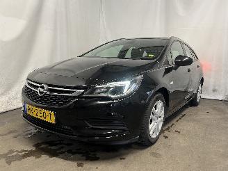 Schadeauto Opel Astra Astra K Sports Tourer Combi 1.0 Turbo 12V (B10XFT(Euro 6)) [77kW]  (01=
-2016/12-2022) 2017/8