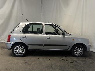 Nissan Micra Micra (K11) Hatchback 1.4 16V (CGA3DE) [60kW]  (09-2000/02-2003) picture 6