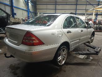 Mercedes C-klasse C (W203) Sedan 2.6 C-240 V6 18V (M112.912) [125kW]  (05-2000/02-2007) picture 3