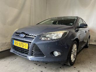krockskadad bil auto Ford Focus Focus 3 Hatchback 1.0 Ti-VCT EcoBoost 12V 100 (M2DA(Euro 5)) [74kW]  (=
02-2012/05-2018) 2012/5