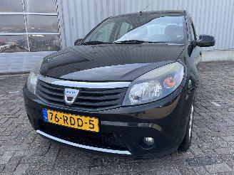 krockskadad bil auto Dacia Sandero Sandero I (BS) Hatchback 1.2 16V (D4F-732(D4F-F7)) [55kW]  (11-2008/06=
-2013) 2011/7