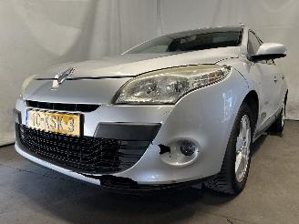  Renault Mégane Megane III Grandtour (KZ) Combi 5-drs 1.6 16V (K4M-858(K4M-R8)) [81kW]=
  (05-2009/08-2015) 2010/2