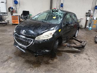 Uttjänta bilar auto Peugeot 208 208 (CA/CC/CK/CL) Hatchback 1.2 Vti 12V (HMZ) [60kW]  (03-2012/...) 2013/5