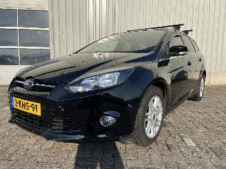 Voiture accidenté Ford Focus Focus 3 Wagon Combi 1.0 Ti-VCT EcoBoost 12V 125 (M1DA(Euro 5)) [92kW] =
 (02-2012/05-2018) 2013/4