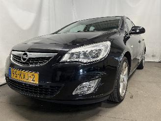 Damaged car Opel Astra Astra J (PC6/PD6/PE6/PF6) Hatchback 5-drs 1.6 16V (A16XER(Euro 5)) [85=
kW]  (12-2009/10-2015) 2010/2
