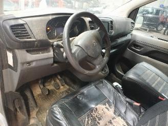 Peugeot Expert Expert (V1/VA/VB/VE/VF/VT/VY) Van 2.0 Blue HDi 150 16V (DW10FCD(AHX)) =
[110kW]  (04-2016/12-2022) picture 5