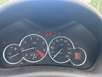 Peugeot 206 206 CC (2D) Cabrio 1.6 16V (TU5JP4(NFU)) [80kW]  (09-2000/12-2007) picture 2