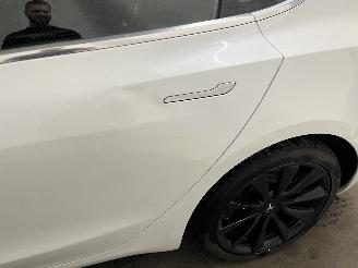 Tesla Model 3 Model 3 Sedan Long Range AWD 75 kWh (3D5) [258kW]  (06-2018/...) picture 12