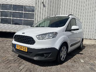 uszkodzony samochody osobowe Ford Transit Transit Courier Van 1.5 TDCi 75 (UGCA) [55kW]  (02-2014/12-2023) 2017/4